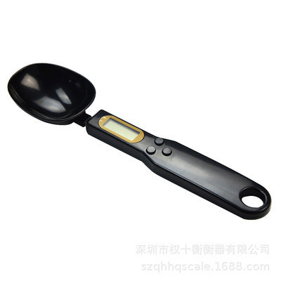 Spoon scale with pasta