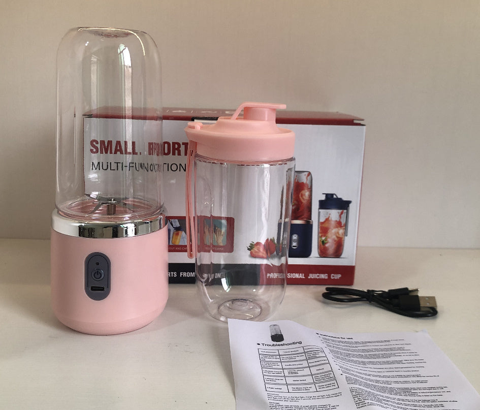 Travel-size smoothie maker