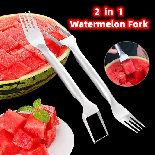 Slicing watermelon cubes with stainless steel cutter

